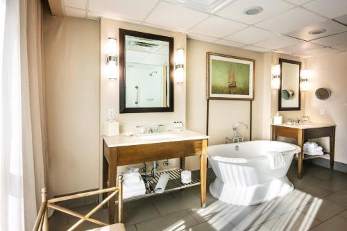 Crowne Plaza Charleston By IHG - image 3