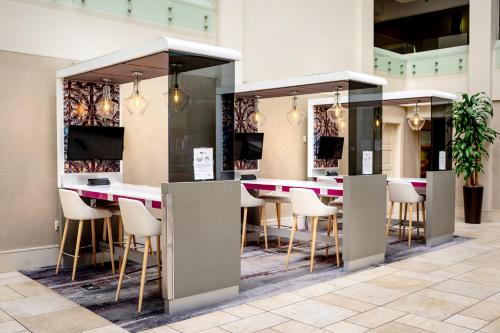 Crowne Plaza Charleston By IHG - image 2