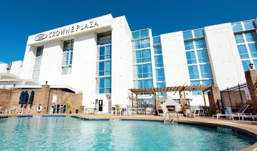 Crowne Plaza Charleston, an IHG Hotel