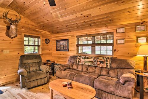 Hooah Cabin Retreat with Grill and Step-Free Access