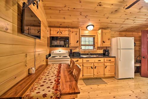 Hooah Cabin Retreat with Grill and Step-Free Access