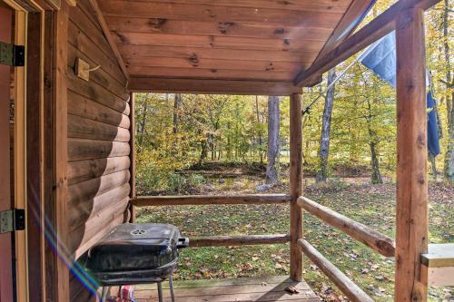 Hooah Cabin Retreat with Grill and Step-Free Access