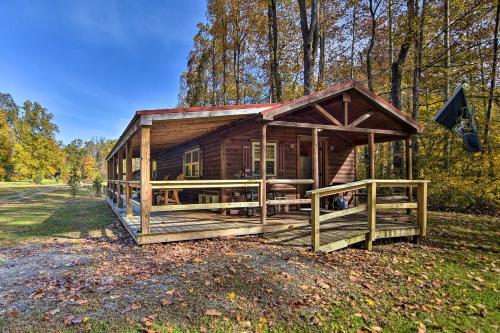 Hooah Cabin Retreat with Grill and Step-Free Access