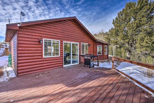 Secluded Divide Cabin with Hot Tub and Gas Grill!