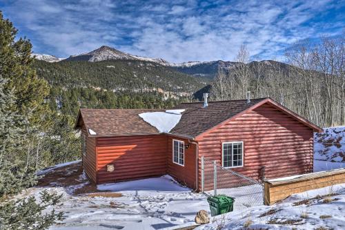 Secluded Divide Cabin with Hot Tub and Gas Grill!