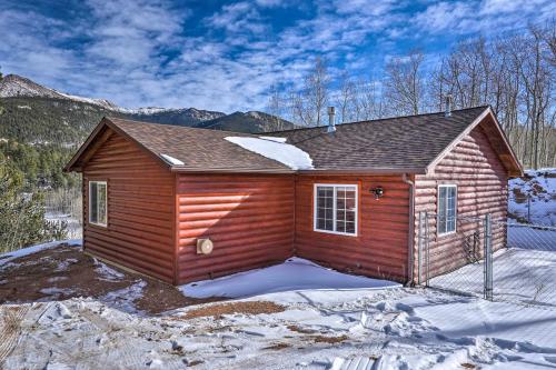 Secluded Divide Cabin with Hot Tub and Gas Grill!