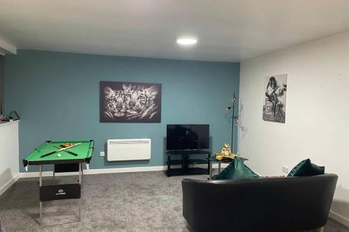 Stunning 1 Bed City Centre Apartment with Pool Table