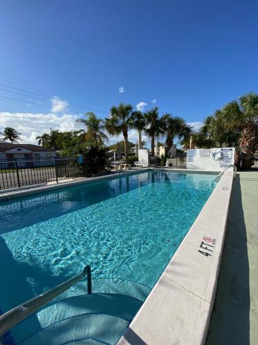 Coral Sands in Riviera Beach (FL)