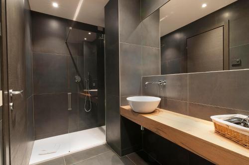 Three-Bedroom Apartment image 9