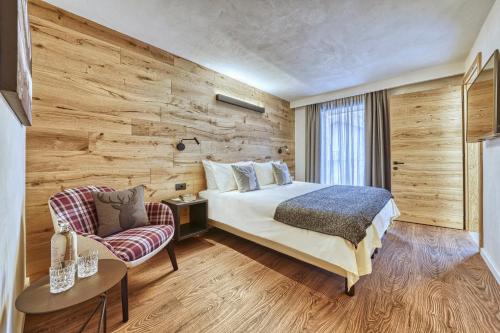 Deluxe Double or Twin Room with City View