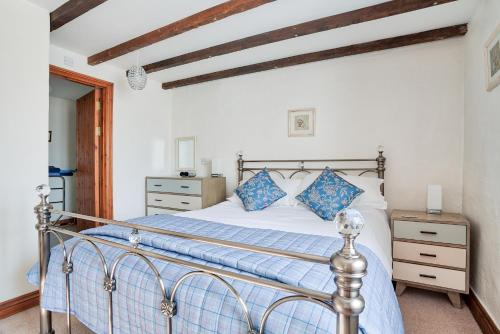 Tregolls Farm Cottages - main image