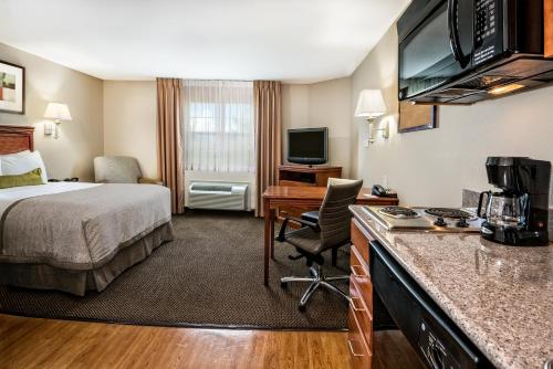 Candlewood Suites Galveston, an IHG Hotel