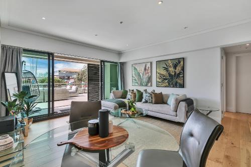Ultimate outdoor-living Urban Getaway! 1 Carpark, Auckland (photo 3)