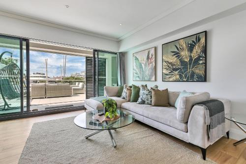Ultimate outdoor-living Urban Getaway! 1 Carpark, Auckland (photo 2)