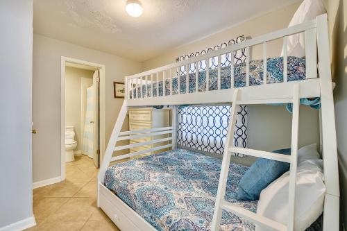 Dolphin Den 603 by Book That Condo - image 5