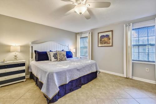 Dolphin Den 603 by Book That Condo - image 6