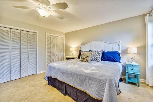 Dolphin Den 603 by Book That Condo - image 14