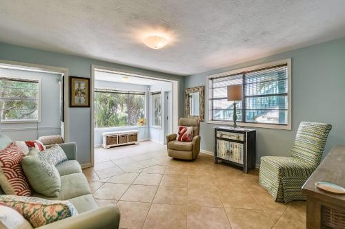 Dolphin Den 603 by Book That Condo - main image