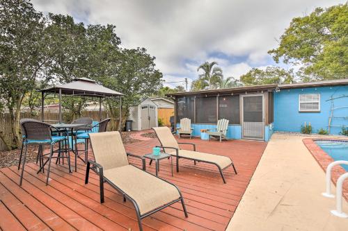 Tropical Palm Harbor Retreat with Lanai and Patio! in Palm Harbor