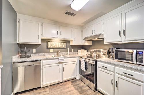 Luxury Sugar Top Resort Condo with Mountain Views! in Sugar Mountain, USA