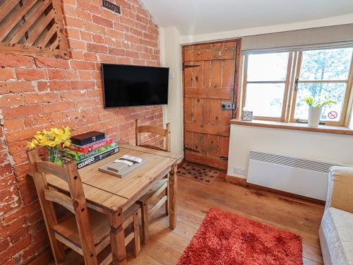 Top Farm Cottage in Knockin