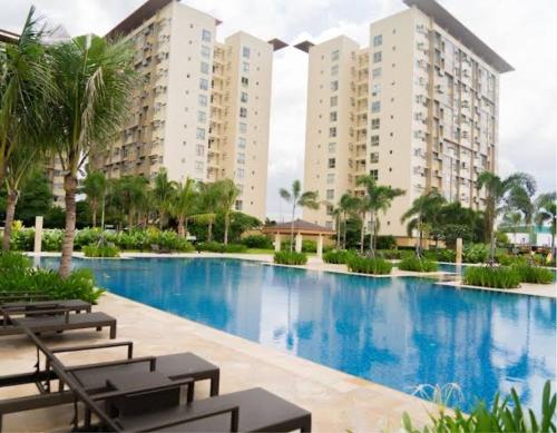 Entire Condominium City view