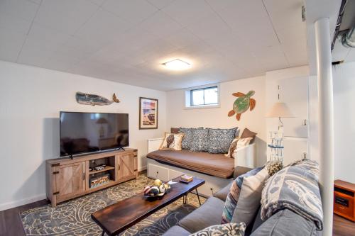 606 GAME ROOM Large backyard with deck 10 min walk to Nantucket Sound - image 5