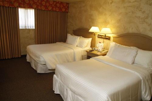 Ramada by Wyndham Viscount Suites Tucson East