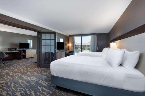 วินด์แฮม แลงคาสเตอร์ รีสอร์ต แอนด์ คอนเวนชัน เซ็นเตอร์ (Wyndham Lancaster Resort and Convention Center) in แลงแคสเตอร์ (PA)