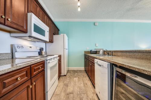 Ocean Ritz #1502 Condominiums by Book That Condo - image 4