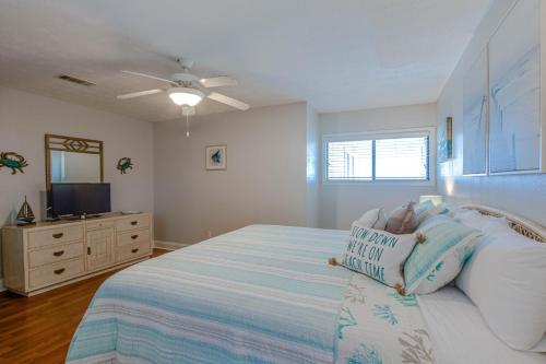 Sandy Toes by Book That Condo - image 6