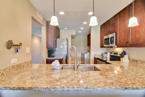 Edgewater Resort #201 by Book That Condo - image 2