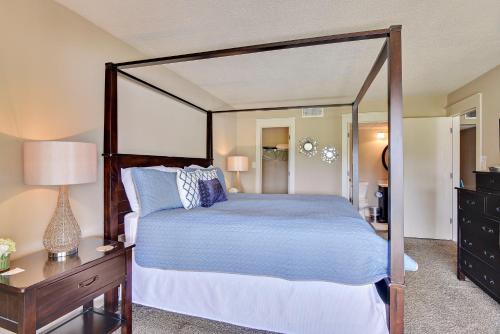 Edgewater Resort #201 by Book That Condo - image 7