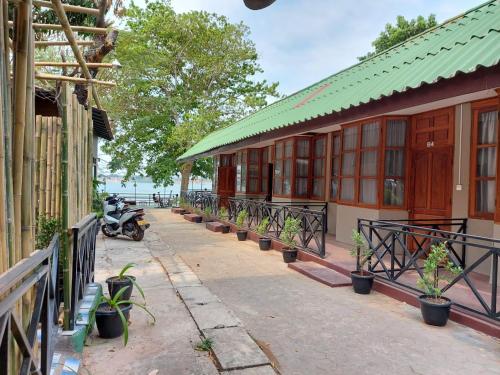 景色, ピルグリムズ キッチン & イン (Pilgrims Kitchen & Inn) in サワンナケート