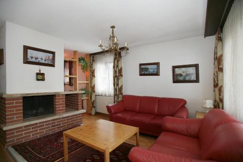 Apartment with Mountain View