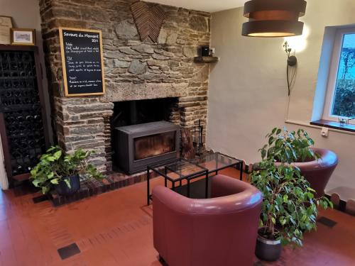 مطعم, Logis Hotel Le Relais De La Poste Restaurant Le Fil du Temps in Thury-Harcourt