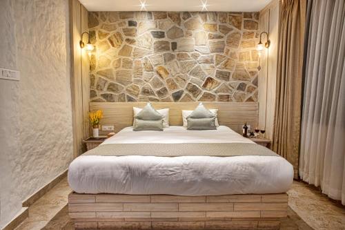 289206111 Arushi Boutique Hotel