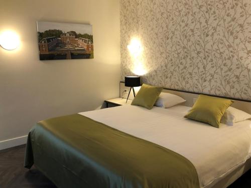 Hotel Restaurant Oud London - main image