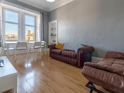 Pass The Keys Modern And Bright Flat Nr City Centre - Sleeps 7