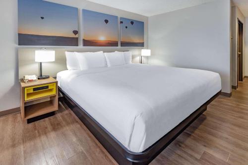 Days Inn by Wyndham Bernalillo Days Inn by Wyndham Bernalillo