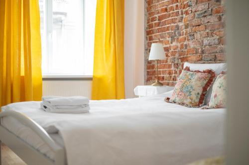 Metro Politechnika Vintage Apartment by BookingHost, Varsavia