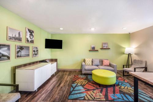 Előcsarnok, WoodSpring Suites Bradenton in Bradenton (Florida)