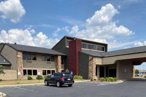 Quality Inn & Suites Goshen