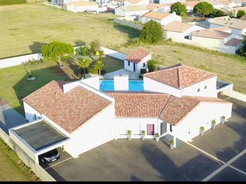 Une grande villa avec piscine aux Sables d Olonne gîte à louer Olonne-sur-Mer