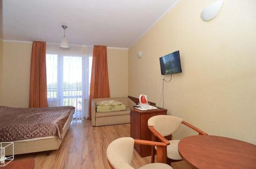 3 twin beds