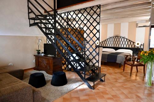 Agriturismo Vecchia Masseria Charme&Relax Agriturismo Vecchia Masseria Charme & Relax is conveniently located in the popular Caltagirone area. Offering a variety of facilities and services, the hotel provides all you need for a good nights s
