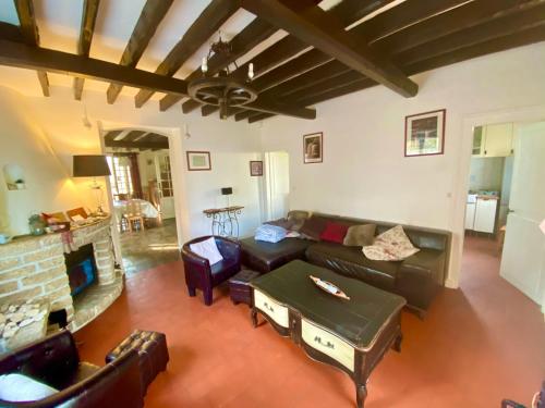 Charmante ancienne maison garde-barriere Oise 25min Roissy in Other