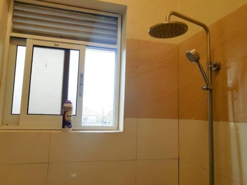 Modern Apartment in Kampala with Unlimited Wifi