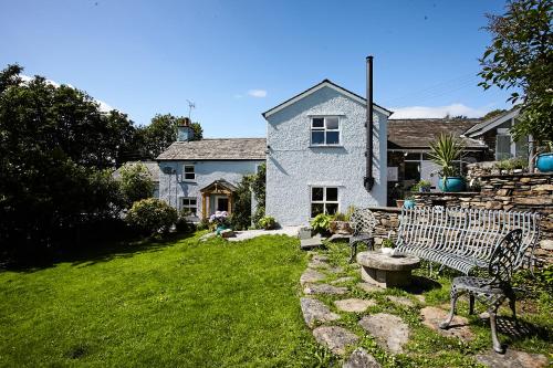 The Blue House Bed and Breakfast chambre d'hôte Lakeside Railway Station