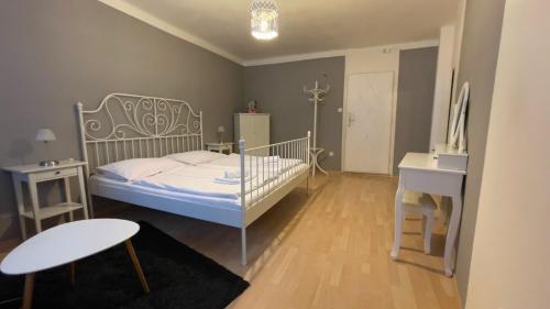 Superior Double Room image 6